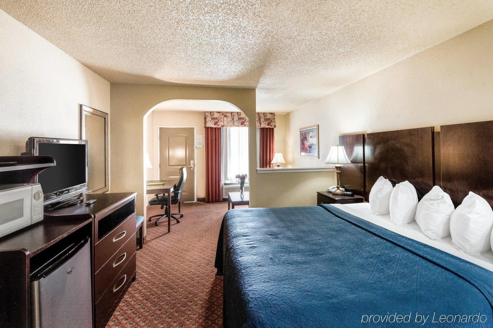 Quality Inn & Suites Abilene Exteriör bild