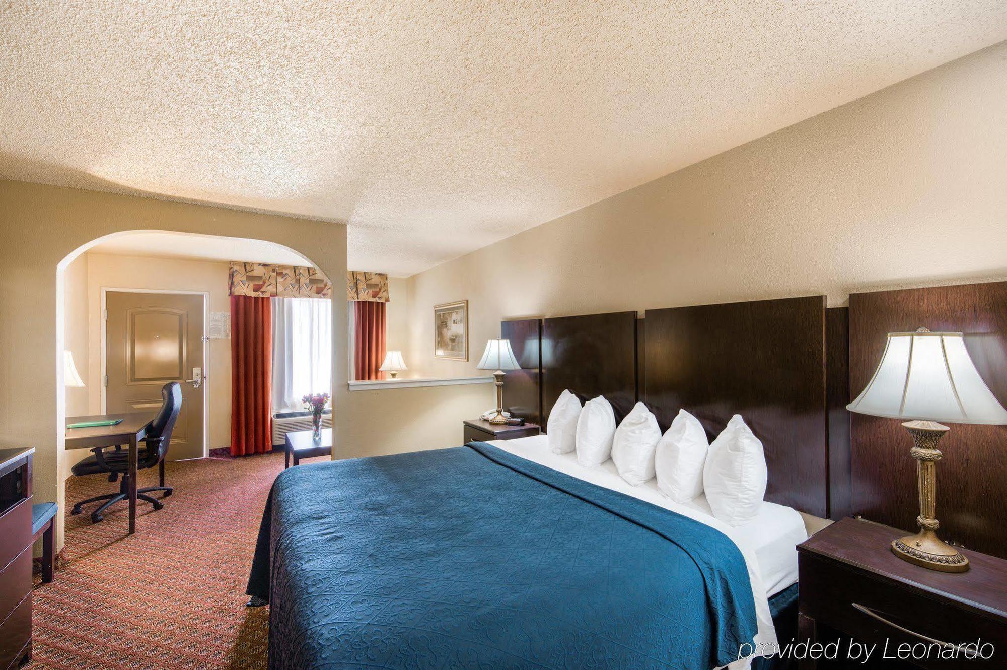 Quality Inn & Suites Abilene Exteriör bild