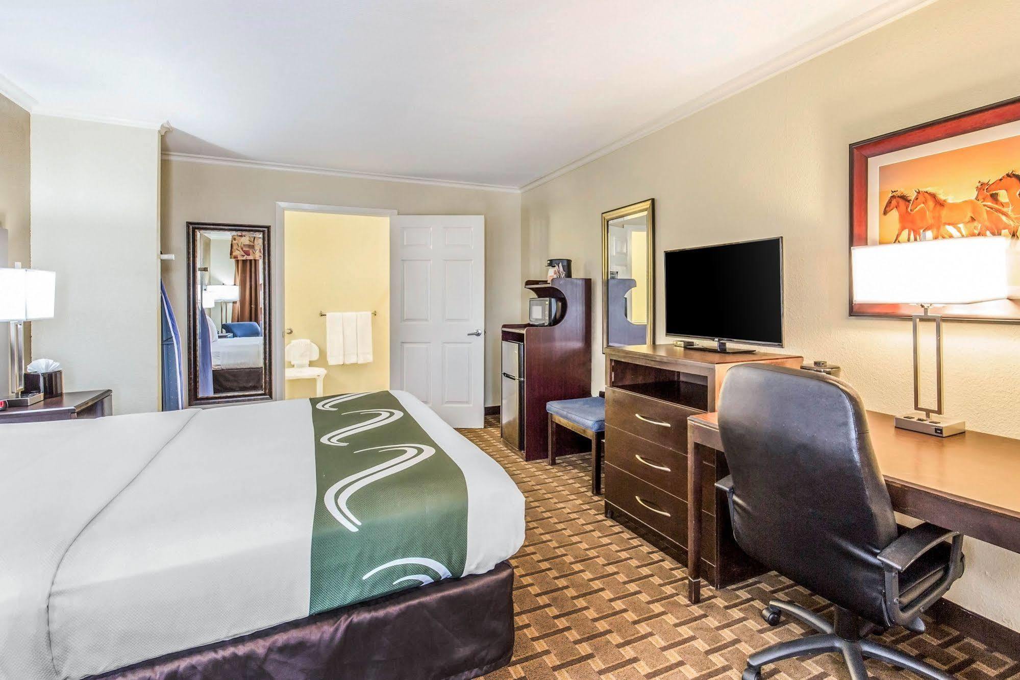 Quality Inn & Suites Abilene Exteriör bild