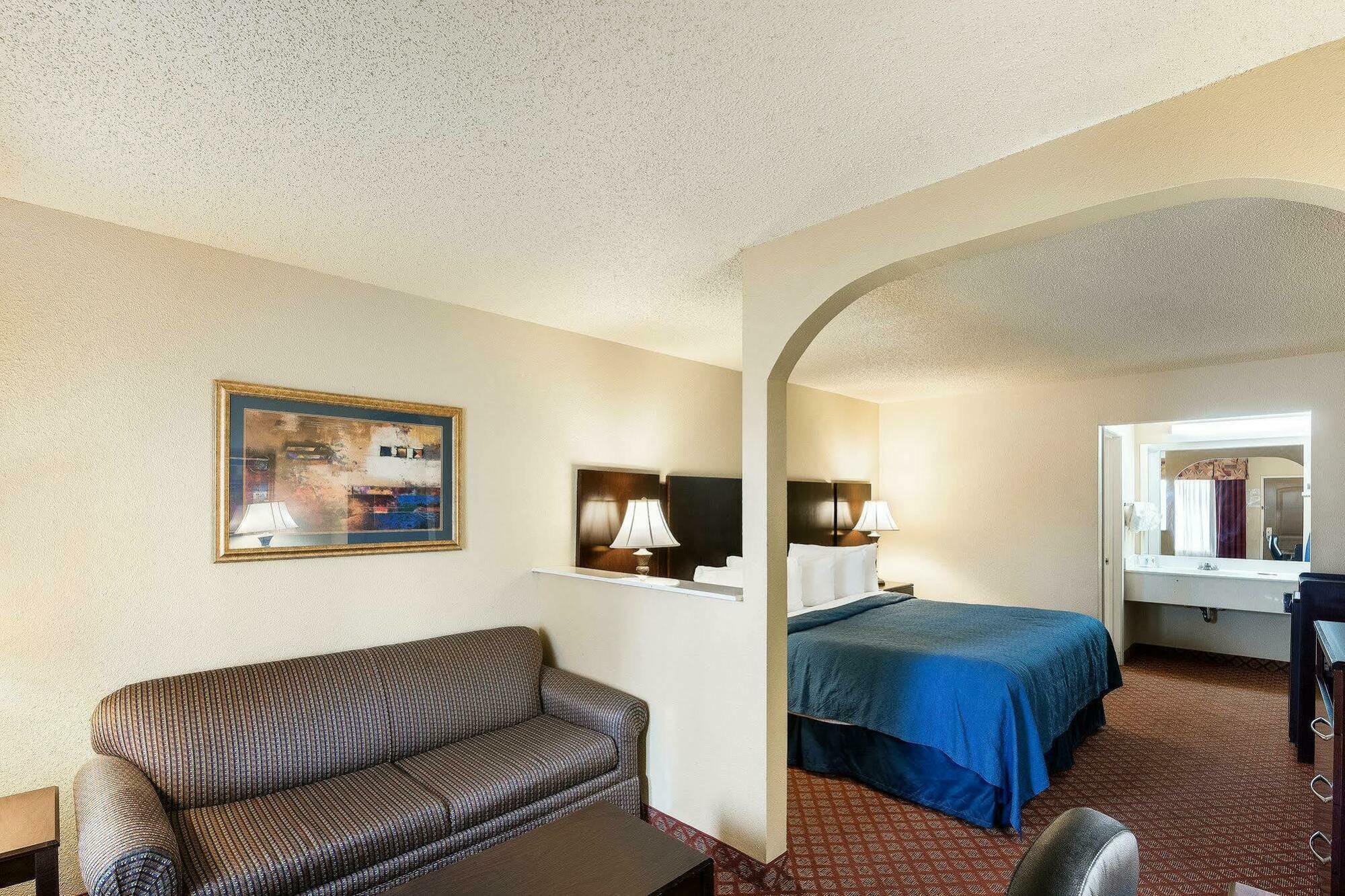 Quality Inn & Suites Abilene Exteriör bild